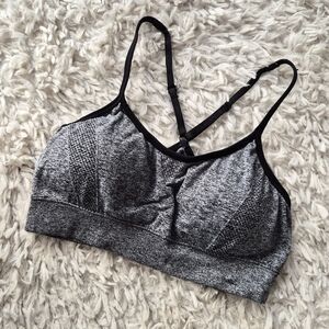 ☆5/$15☆Forever 21 Gray Racerback Sports Bra Size Small